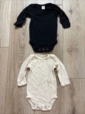 Little & Lively bodysuits - 0-6months